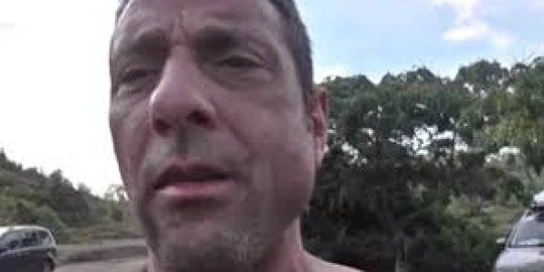 Χαλκιδική: Με χτύπησαν επειδή δεν έκατσα σε ξαπλώστρα